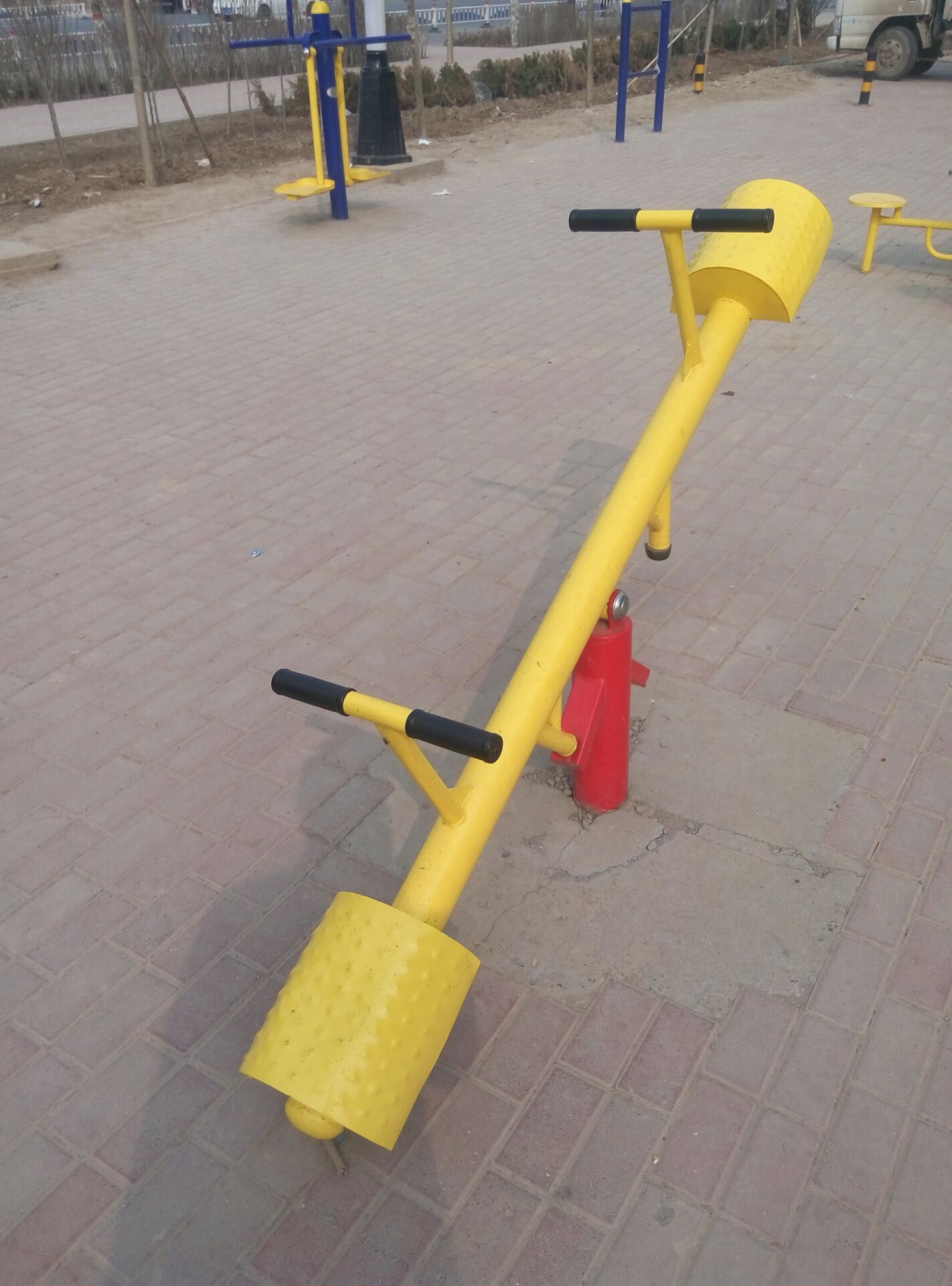 室外健身器材，蹺蹺板廠家，廣場(chǎng)健身路徑器材
