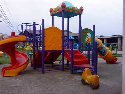 孩子玩幼兒園滑梯注意危險(xiǎn)系數(shù)高嗎？